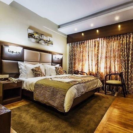 The Pride Inn ศรีนาการ์ ภายนอก รูปภาพ