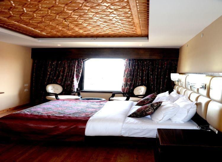 The Pride Inn ศรีนาการ์ ภายนอก รูปภาพ